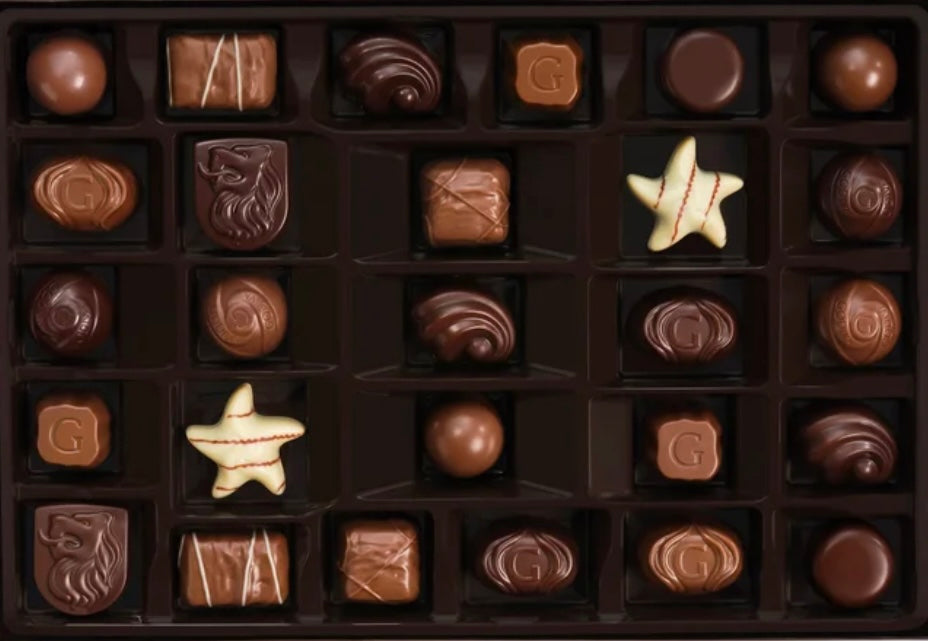 GODIVA Belgium Assorted Chocolate Creations Gift Box Net wt 11.30 OZ / 320 g