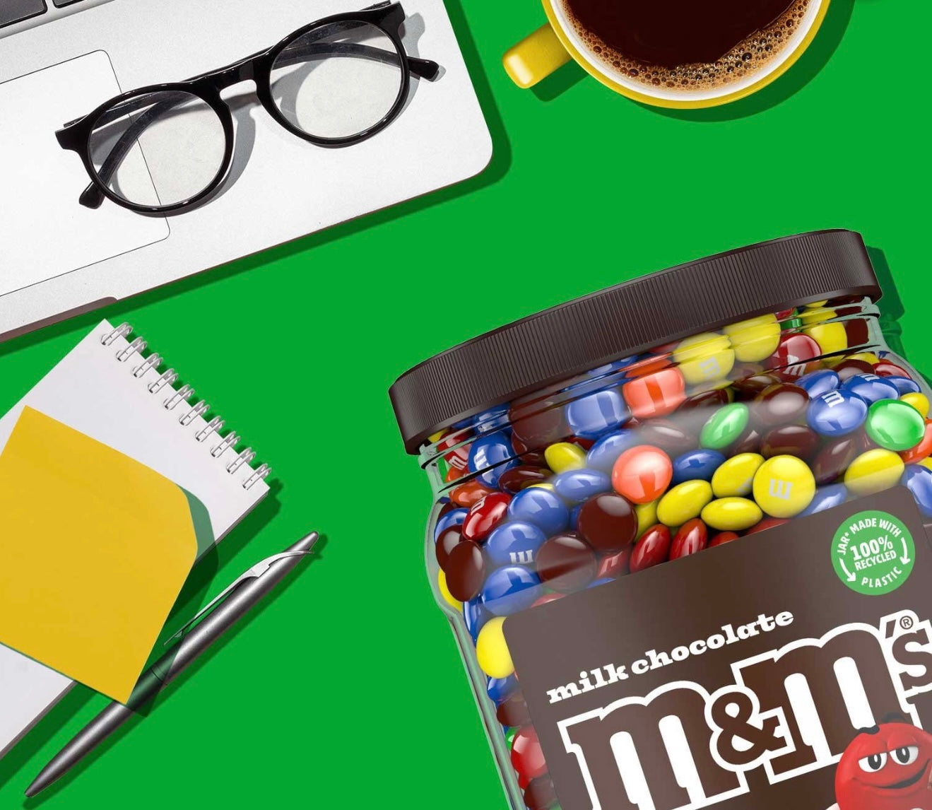 m&m MILK Chocolate Candies net wt 62 OZ / 3 Lb 14 OZ / 1757.7 g